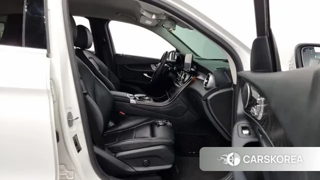 Mercedes-Benz GLC-Class X253 2019 Белый из Кореи, фото 2