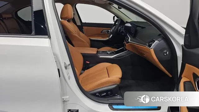 BMW 3 Series (G20) 2023 Белый из Кореи, фото 2