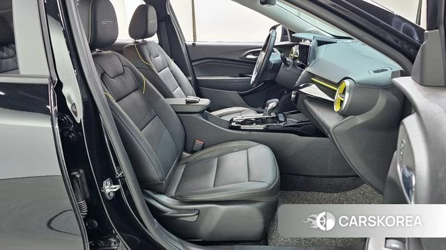 Chevrolet (GM Daewoo) Trax Crossover 2023 Черный из Кореи, фото 2
