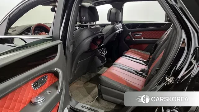 Bentley Bentayga 2018 Черный из Кореи, фото 2