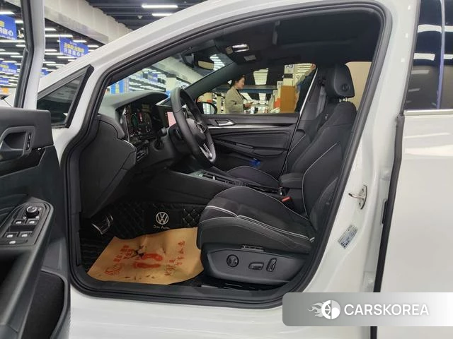 Volkswagen Golf 2021 Белый из Китая, фото 2