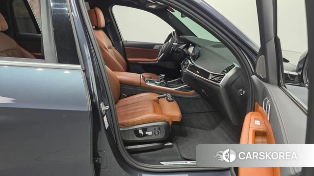 BMW X7 (G07) 2020 Серый из Кореи, фото 2