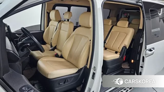 Hyundai Staria 2023 Белый из Кореи, фото 2