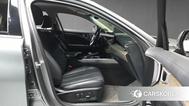 Kia K8 2021 Серебристо-серый из Кореи, фото 2