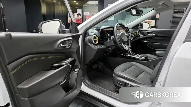 Chevrolet (GM Daewoo) Trax Crossover 2023 Белый из Кореи, фото 2