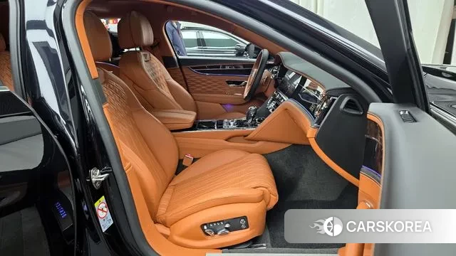 Bentley Flying Spur 3rd Generation 2020 Черный из Кореи, фото 2