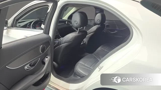 Mercedes-Benz C-Class W205 2019 Белый из Кореи, фото 2