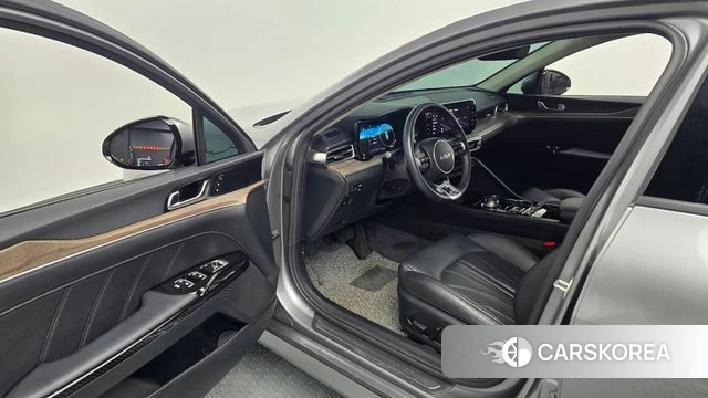 Kia K5 3rd generation 2023 Серебряный из Кореи, фото 2