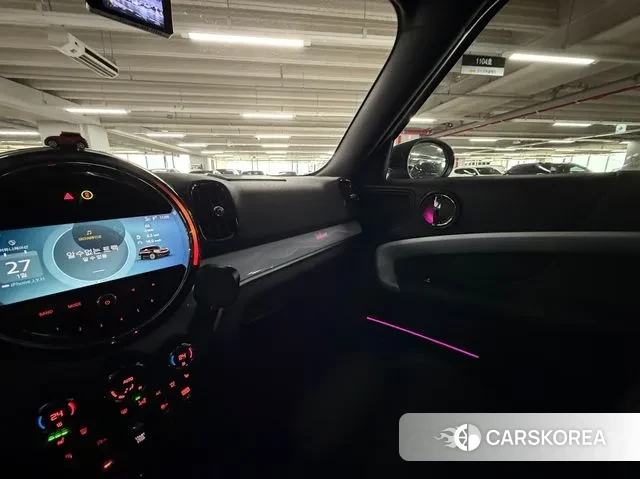 Mini Cooper Countryman 2022 Светло-серебряный цвет из Кореи, фото 2