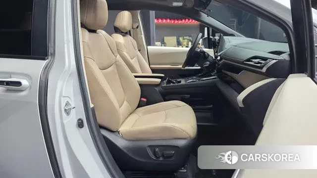 Toyota Sienna 4th Generation 2024 Белый из Кореи, фото 2