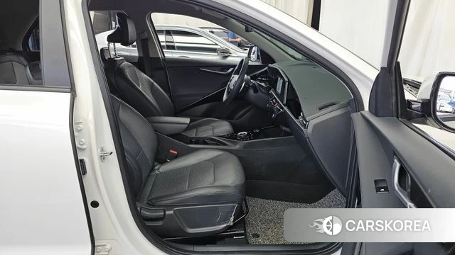 Kia Di Ol Nu Niro 2022 Белый из Кореи, фото 2