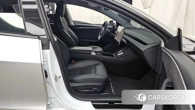 Tesla Model 3 2024 Серебряный из Кореи, фото 2