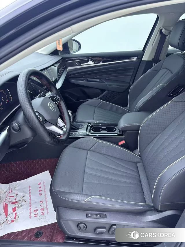 Volkswagen Passat 2024 Черный из Китая, фото 2