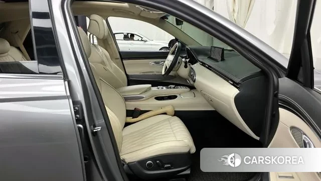 Genesis GV70 2021 Серебряный из Кореи, фото 2