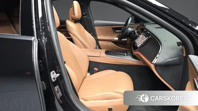 Mercedes-Benz E-Class W214 2024 Черный из Кореи, фото 2