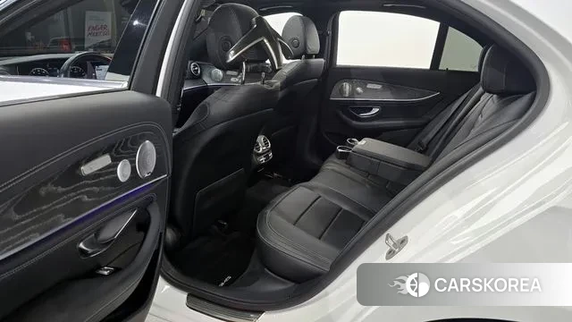 Mercedes-Benz E-Class W213 2020 Белый из Кореи, фото 2