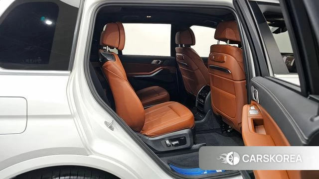 BMW X7 (G07) 2025 Белый из Кореи, фото 2
