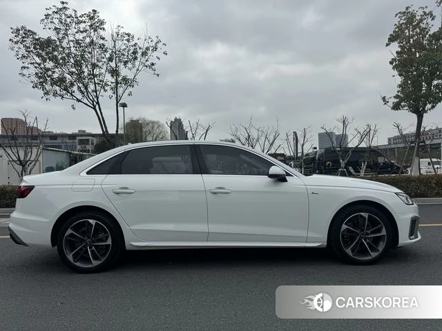 Audi A4L 2022 Белый из Китая, фото 2