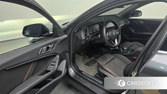 BMW 1 Series (F40) 2020 Серый из Кореи, фото 2