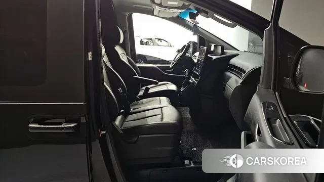 Hyundai Staria 2022 Черный из Кореи, фото 2