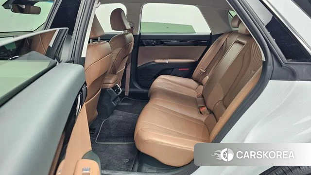 Hyundai Grandeur Hybrid (GN7) 2023 Белый из Кореи, фото 2