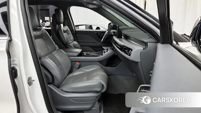 Lincoln Aviator 2nd generation 2021 Белый из Кореи, фото 2