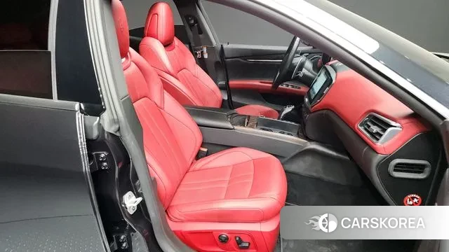 Maserati Ghibli 2019 Черный из Кореи, фото 2