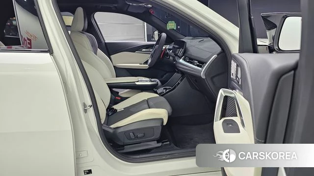 BMW X2 (U10) 2024 Белый из Кореи, фото 2