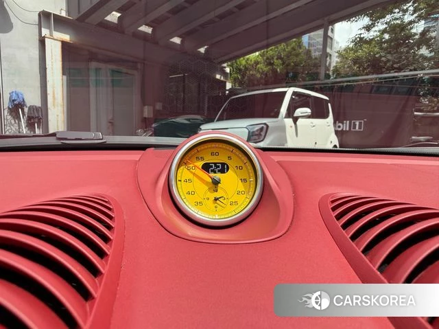 Porsche 718 Boxster 2021 Серебристо-серый из Кореи, фото 2