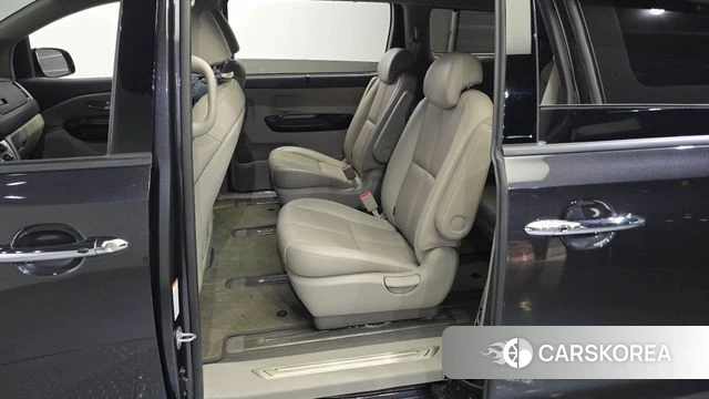 Kia The New Carnival 2018 Серый из Кореи, фото 2