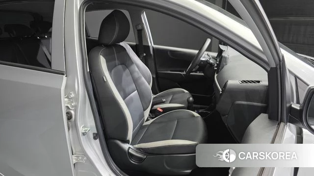 Kia Morning Urban (JA) 2022 Серебряный из Кореи, фото 2
