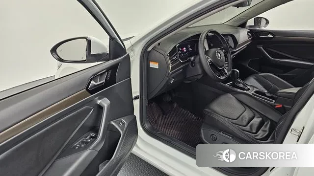 Volkswagen 7th Generation of Jetta 2021 Белый из Кореи, фото 2