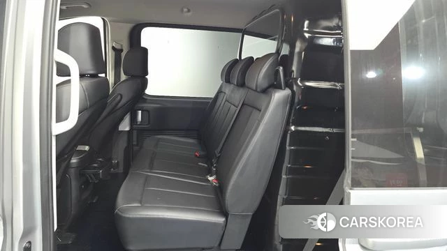 Hyundai Staria 2023 Серебристо-серый из Кореи, фото 2