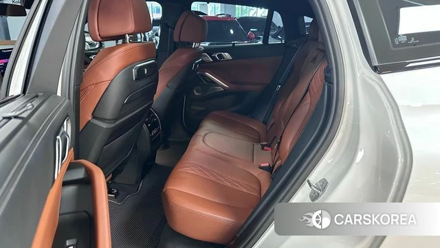 BMW X6 (G06) 2024 Жемчужный цвет из Кореи, фото 2