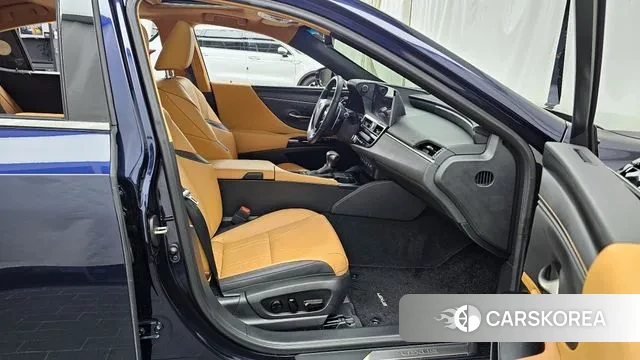 Lexus ES300h 7th generation 2022 Синий из Кореи, фото 2