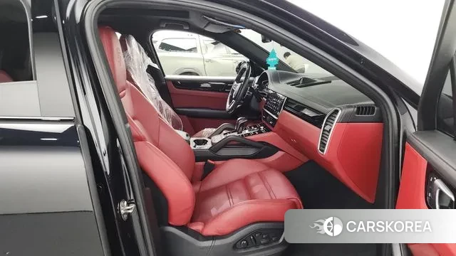 Porsche Cayenne (PO536) 2022 Черный из Кореи, фото 2