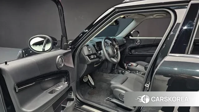 Mini Cooper Countryman 2024 Черный из Кореи, фото 2