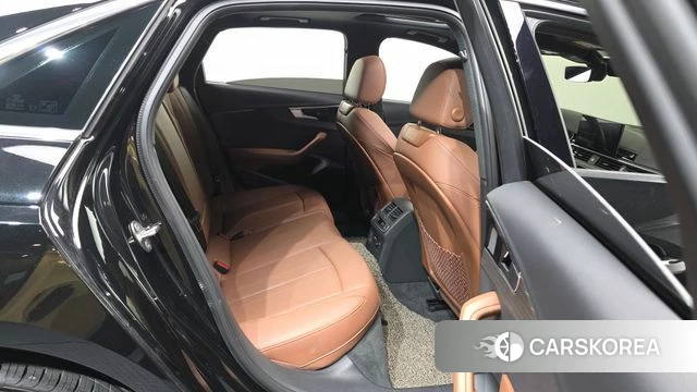 Audi A4 (B9) 2023 Черный из Кореи, фото 2