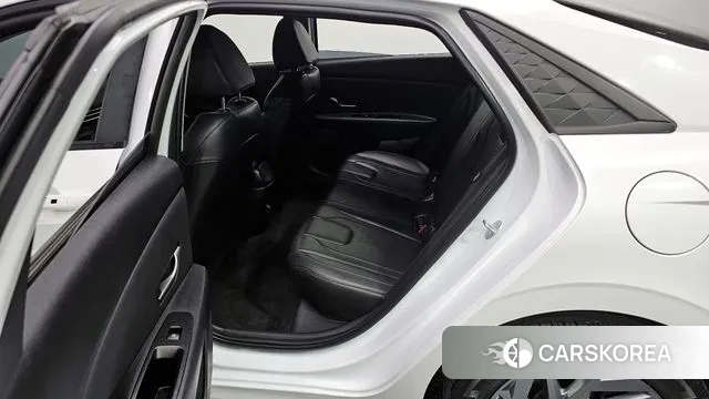 Hyundai The New Avante (CN7) 2023 Белый из Кореи, фото 2