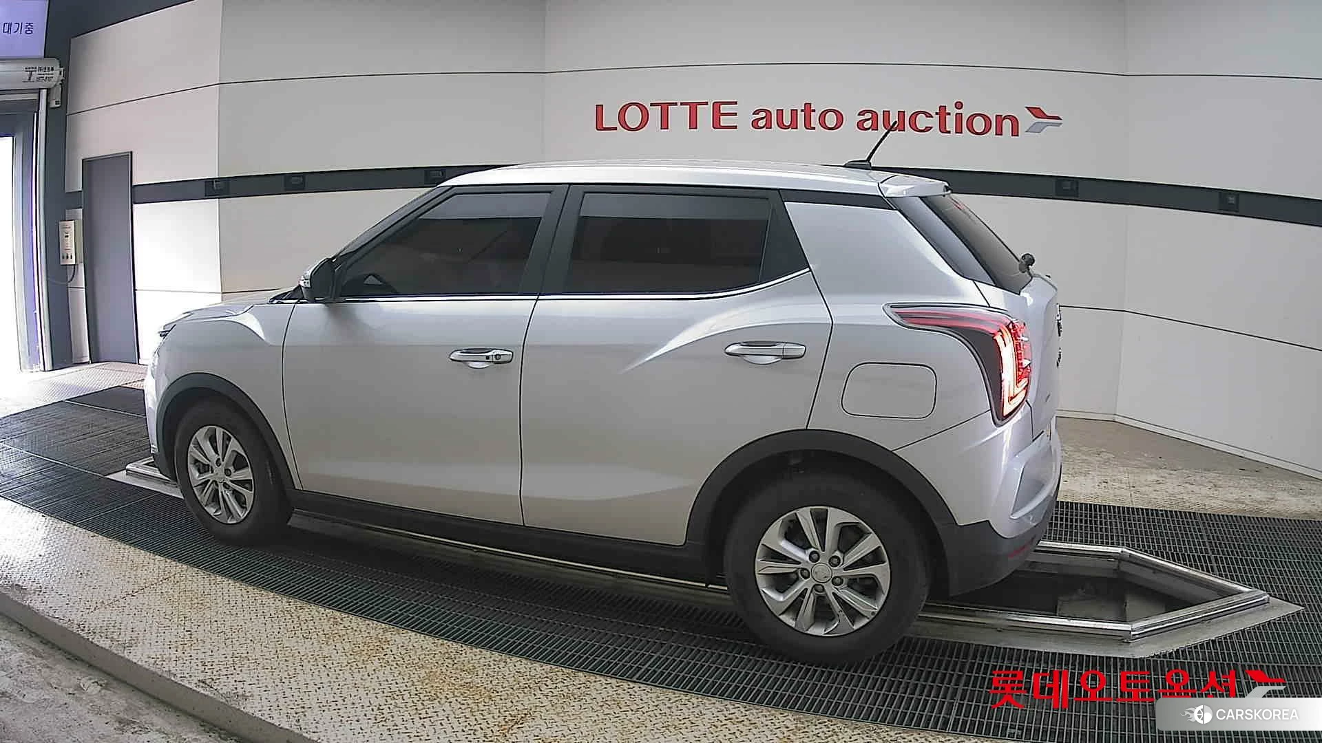 SsangYong Tivoli 2021 Silent Silver из Кореи, фото 2