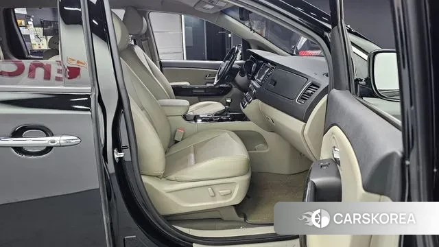 Kia The New Carnival 2019 Черный из Кореи, фото 2