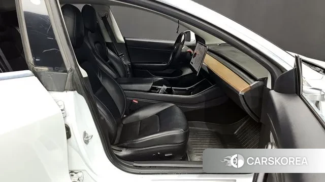 Tesla Model 3 2020 Белый из Кореи, фото 2