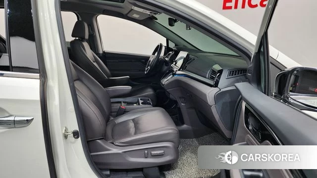 Honda Odyssey 2019 Белый из Кореи, фото 2