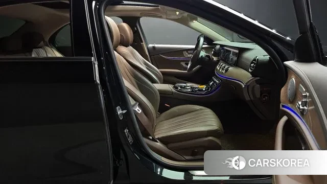 Mercedes-Benz E-Class W213 2019 Черный из Кореи, фото 2