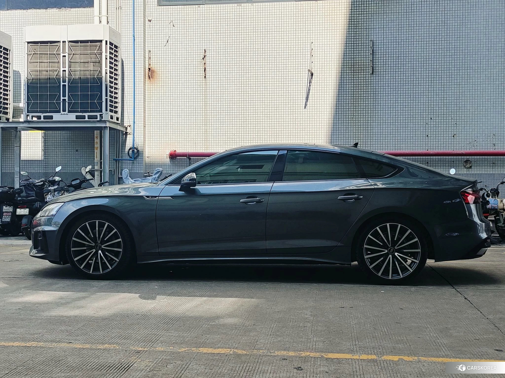 Audi A5 2023 Темно-серый из Китая, фото 2