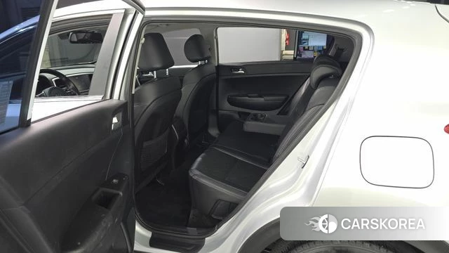 Kia Sportage The Bold 2021 Серебряный из Кореи, фото 2