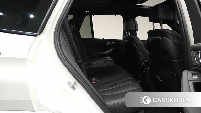 BMW X5 (G05) 2024 Белый из Кореи, фото 2