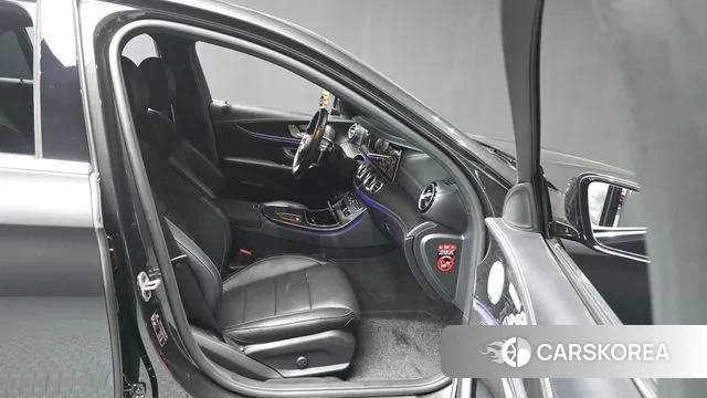 Mercedes-Benz E-Class W213 2022 Серый из Кореи, фото 2