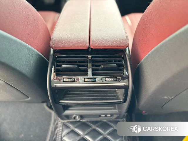 BMW 5 series 2022 Черный из Китая, фото 2