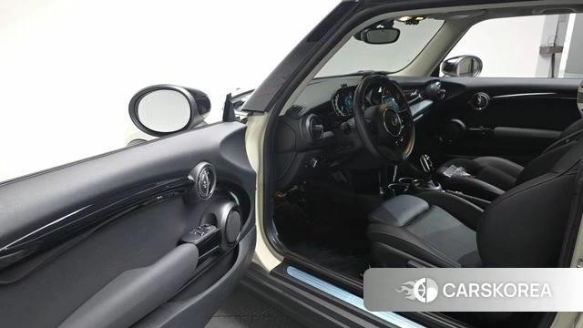 Mini Cooper 2021 Жемчужный цвет из Кореи, фото 2